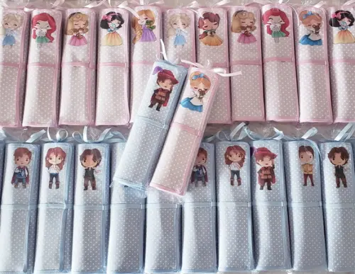 Lembrancinha Mini Lousa de Tecido Princesas