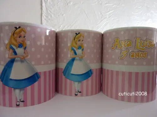Caneca Personalizada Alice no País das Maravilhas