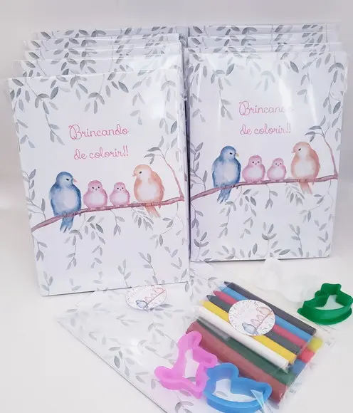 Lembrancinha Aniversário Kit Colorir e Kit Massinha Jardim