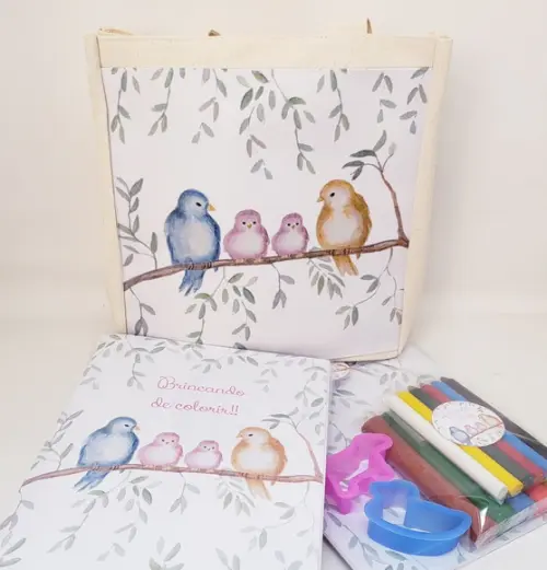 Lembrancinha Aniversário Kit Colorir e Kit Massinha Jardim