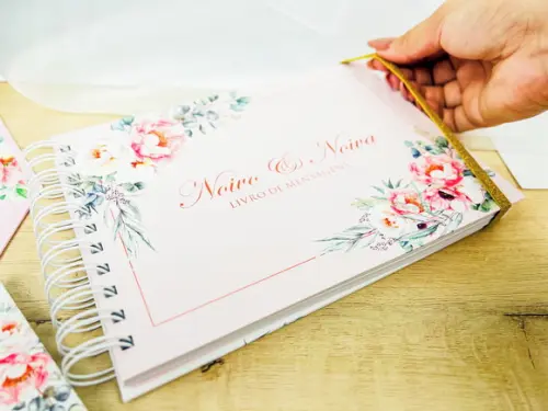 Caderno Personalizado de Assinatura para Casamento
