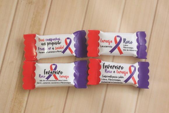 100 Balas Personalizadas - Fevereiro Roxo e Laranja