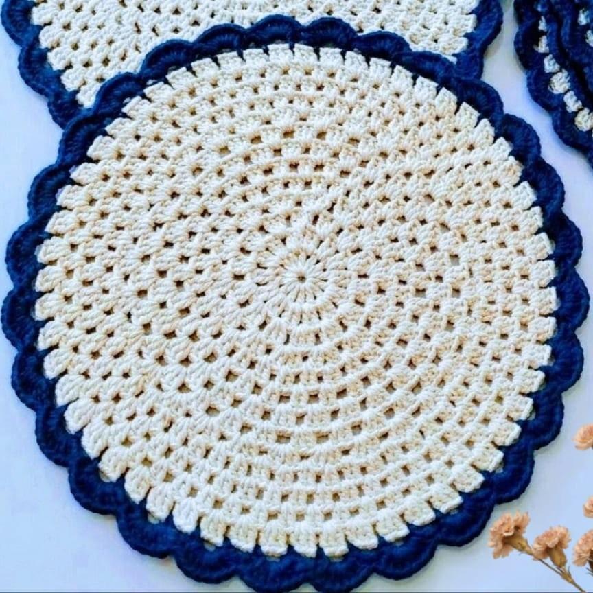 Jogo Americano Cru com Azul de crochê (peça)