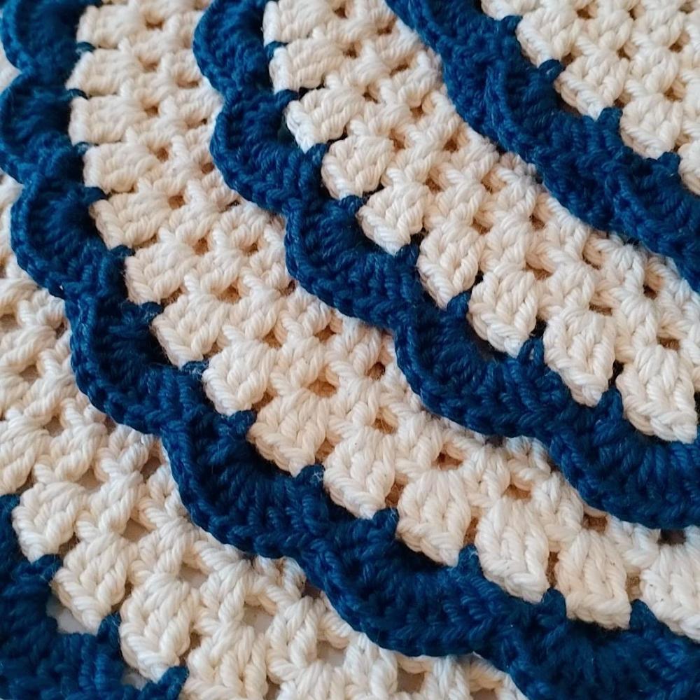 Jogo Americano Cru com Azul de crochê (peça)