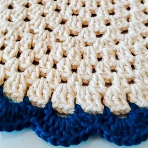 Jogo Americano Cru com Azul de crochê (peça)