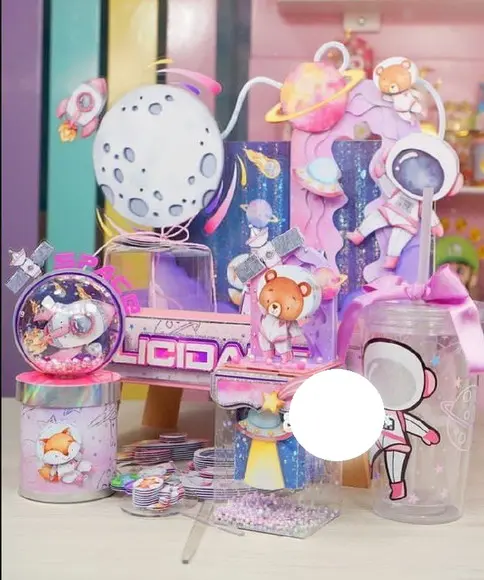 Arquivo de Corte Bandeja Astronauta Menina (compre 1 Lev+11