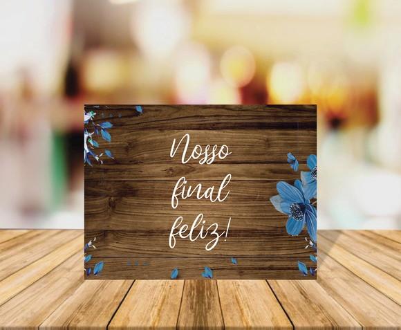 Placa de Casamento Nosso Final Feliz Fundo Escuro Flor Azul