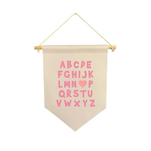 Flamula decorativa infantil abecedário rosa coração