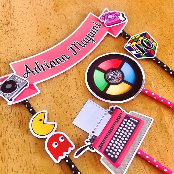 Kit topper de bolo + 20 toppers docinho Retrô