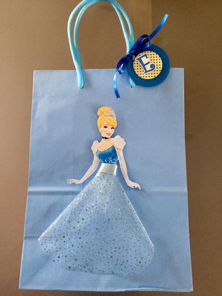 Sacola princesas 3D com sainha
