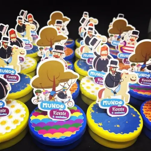 Latinha Mint Mundo Bita com aplique 3D