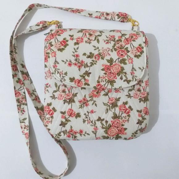 Bolsa transversal Tati