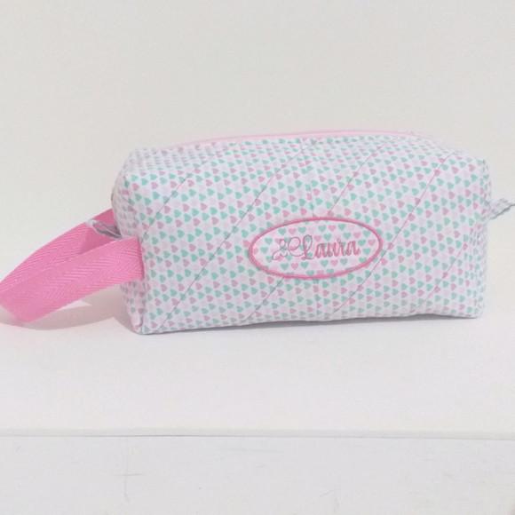 Necessaire com alça e com nome G