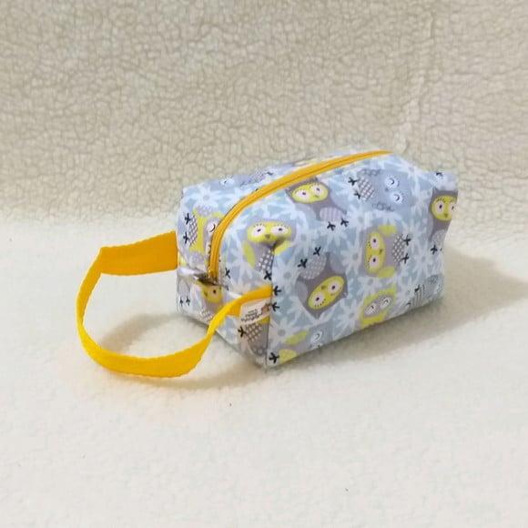 Necessaire com alça tam M feminina
