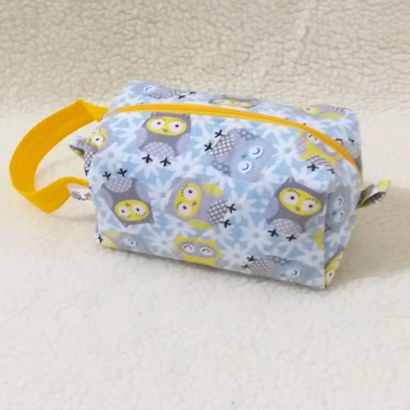 Necessaire com alça tam M feminina