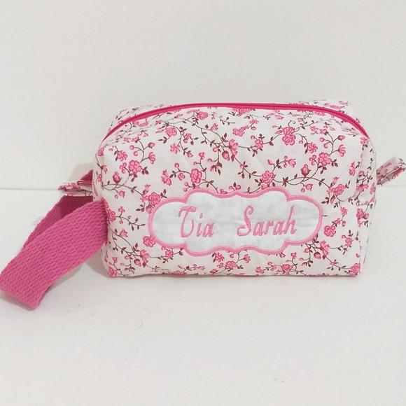 Necessaire floral com alça e com nome