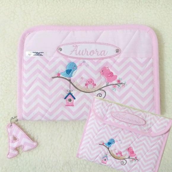 Porta capa de vacina e porta higiene do bebê