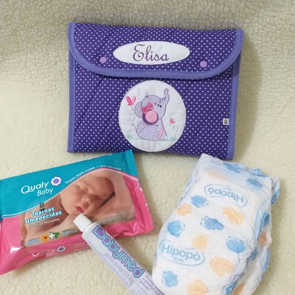 Porta capa de vacina e porta higiene do bebê