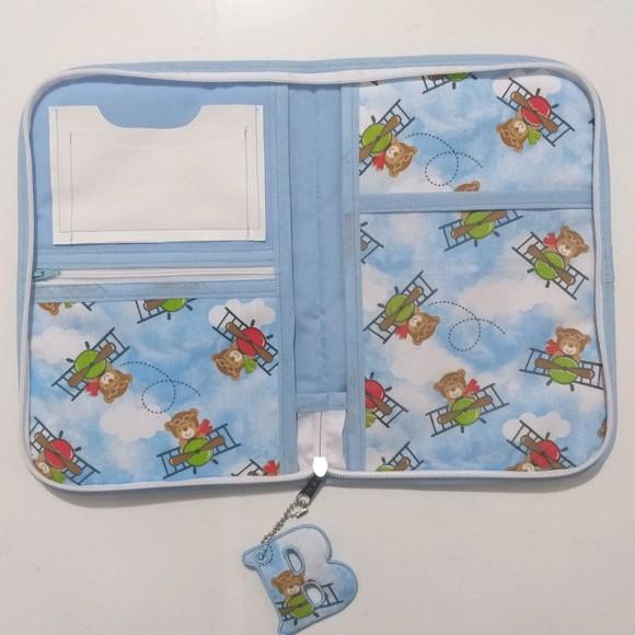 Porta carteira de vacina urso aviador com ziper