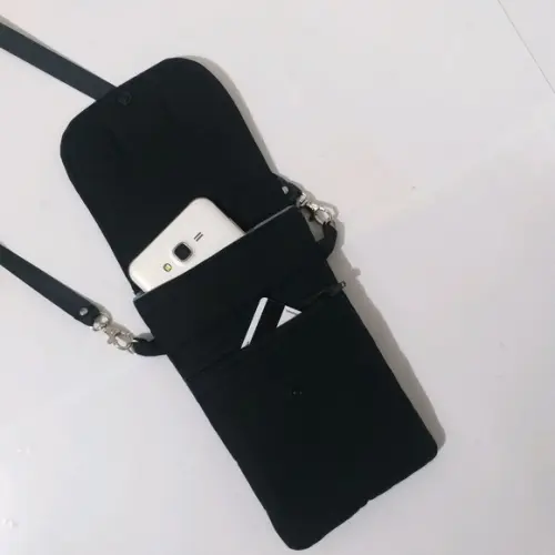 Bolsa Paulinha a tira colo porta celular