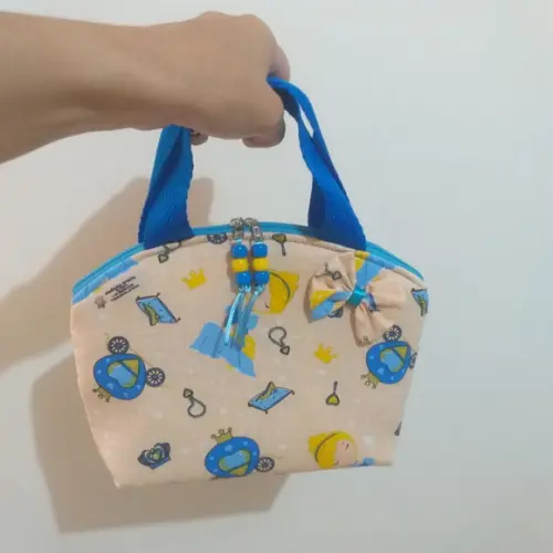 Bolsinha de mão infantil