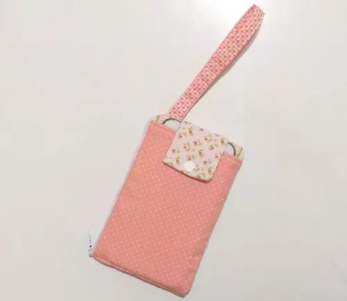 Carteira com porta celular