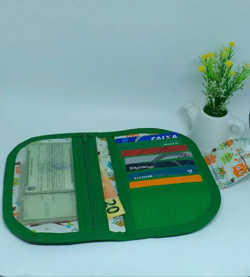 Carteira de tecido com porta cartões