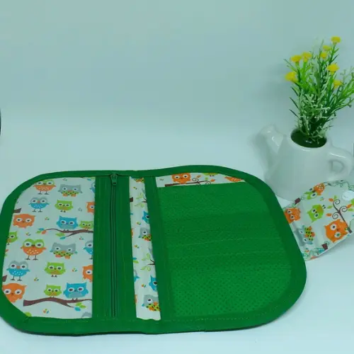 Carteira de tecido com porta cartões