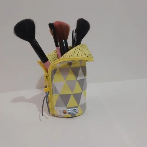 Estojo Que Vira Copinho