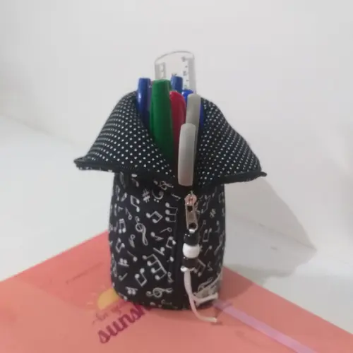 Estojo Que Vira Copinho