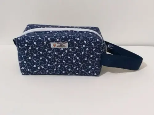Necessaire com alça floral feminina