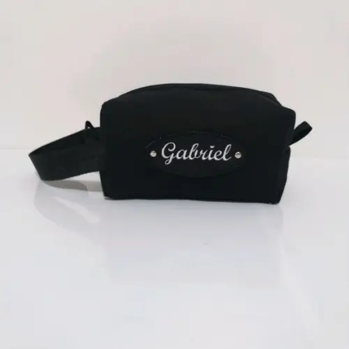 Necessaire com alça e nome bordado