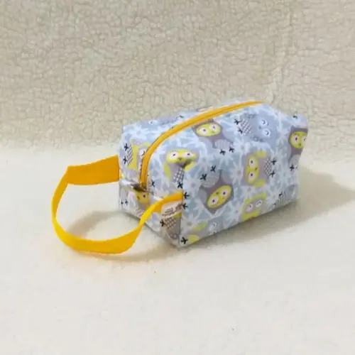 Necessaire com alça tam M feminina