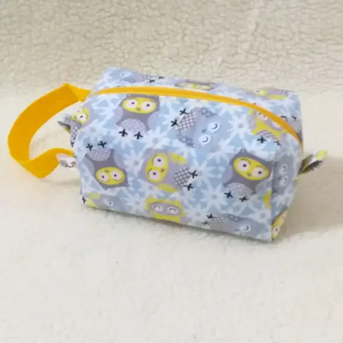 Necessaire com alça tam M feminina