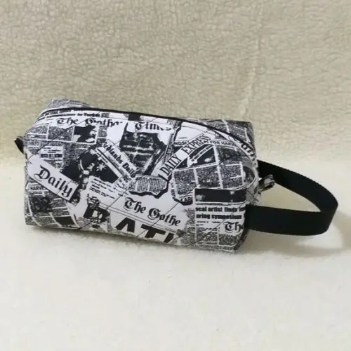 Necessaire masculina com alça com nome