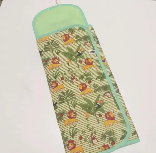 Trocador portátil de bebê safari