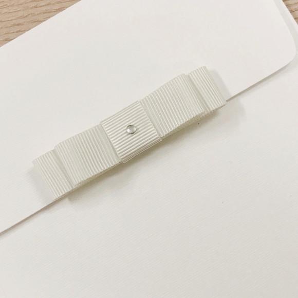 Laço Duplo Off-white com Strass