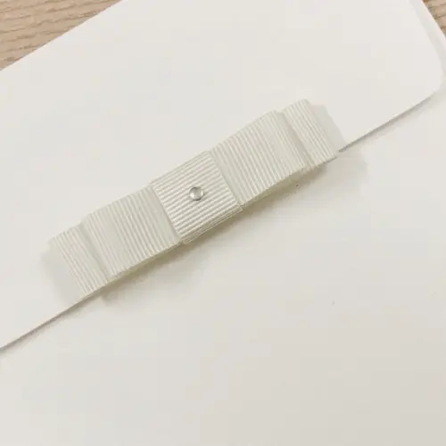 Laço Duplo Off-white com Strass