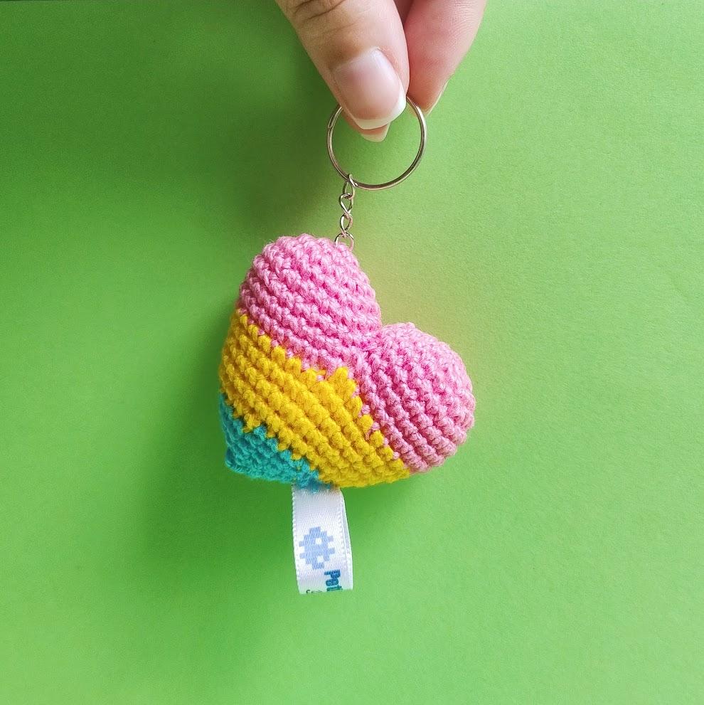 Chaveiro Mini Coração Bandeira Lgbt+ Pansexual