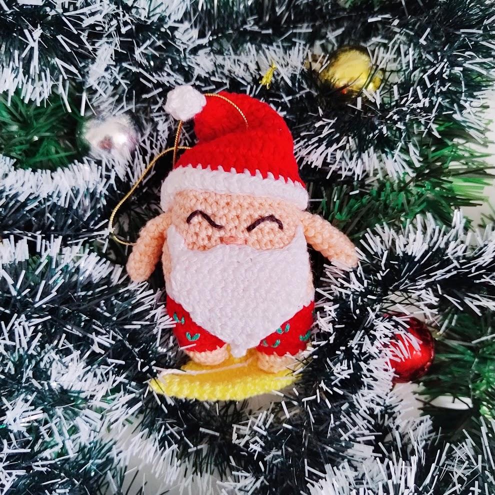 Enfeite de Natal Papai Noel de Bermuda Surfista