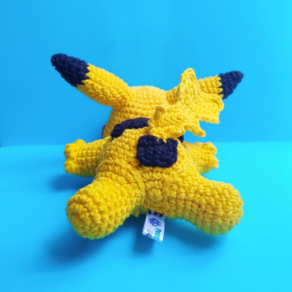 Pokemon Pikachu Deitado