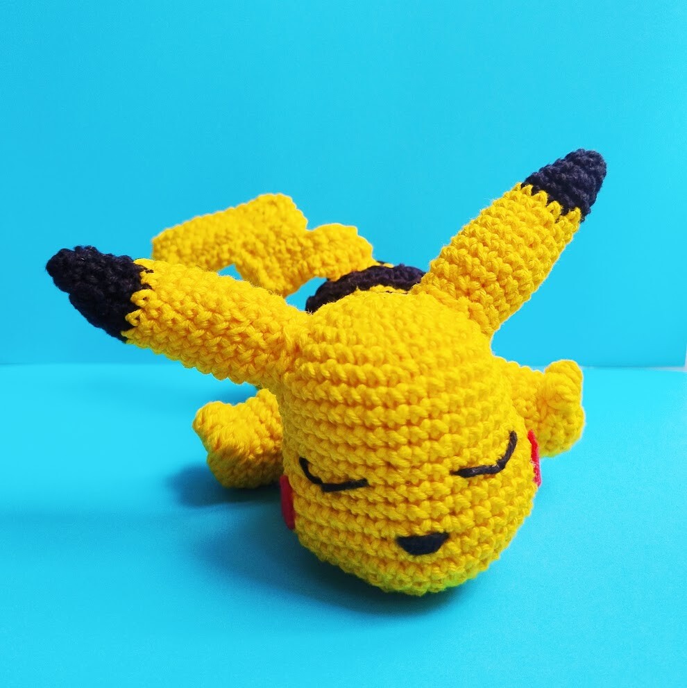 Pokemon Pikachu Deitado