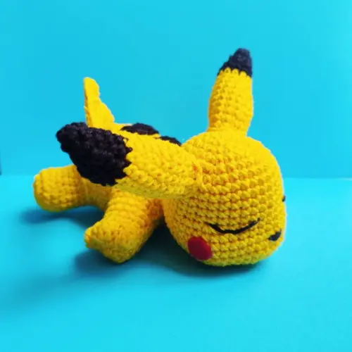 Pokemon Pikachu Deitado