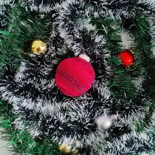 Enfeite de Natal de Bolinha Mesclada