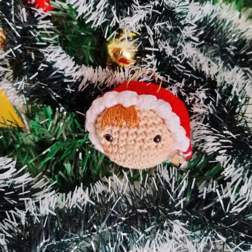 Enfeite de Natal de Duende Docinho com Touca Vermelha