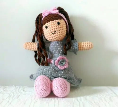 Boneca de Vestido de Bolinhas