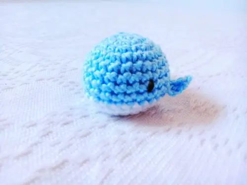 Chaveiro de Baleia Azul Bebê