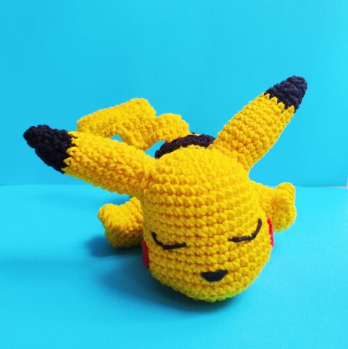 Pokemon Pikachu Deitado