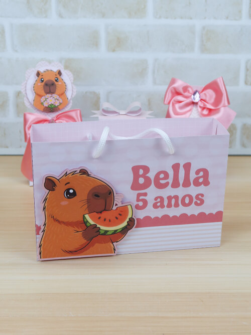 Sacolinha Capivara para Imprimir – Arquivo Digital (Menina)