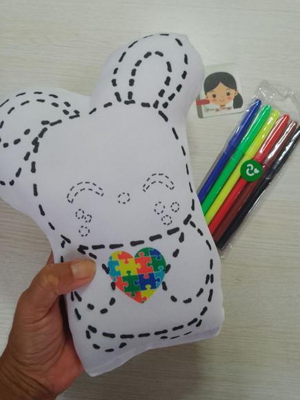 Almofada com Contorno + Canetinha